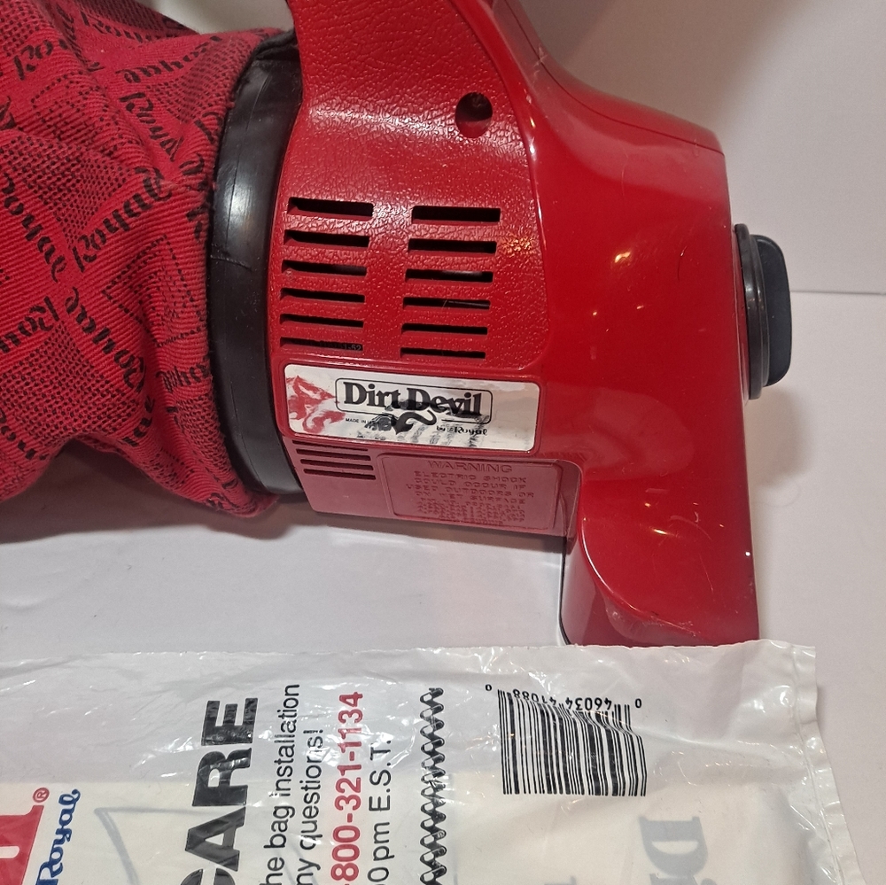 Royal Dirt Devil Model 103 Hand Held Vacuum Cleaner  Red Corded - Tested Working - Picture 3 of 7